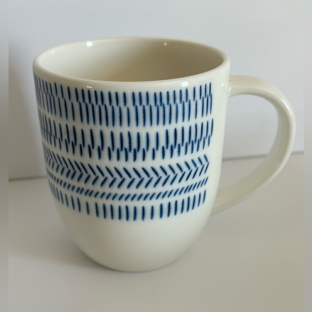 Royal Doulton Ellen Degeneres Cobalt Blue Chevron Discontinued Coffee Mug 4-1/8”